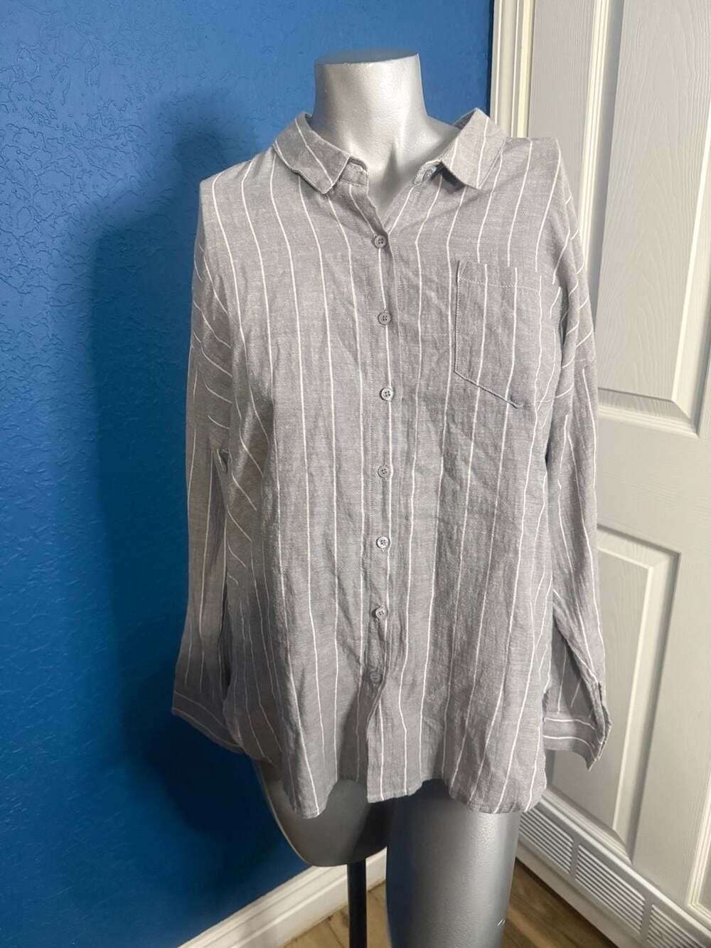 Ellison Gray and White Striped Long Sleeve Button Down Shirt Size S